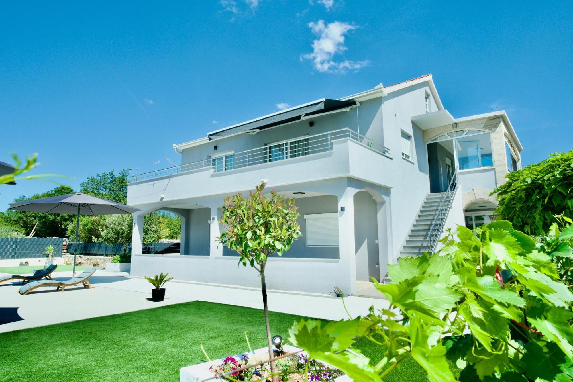 Apartment Lana Bristivica Exterior photo